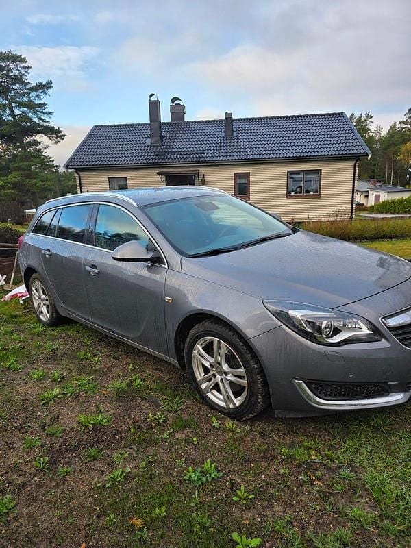 Begagnad 2016 Opel Insignia Kombi | 140 000 kr (Dyr) - Bild 1/4