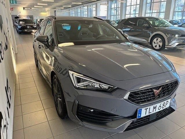 Begagnad Cupra Leon VZ 245 HK (180 kW) 2022 Grå
