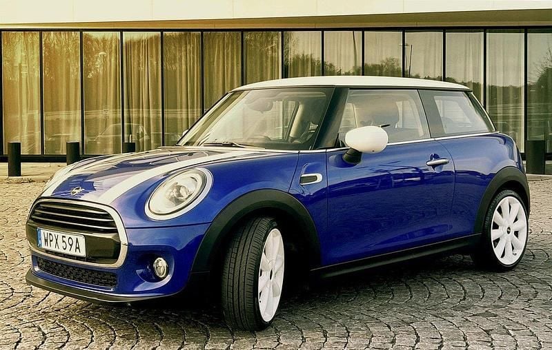 Begagnad 2020 Mini Cooper Pepper Halvkombi | 144 900 kr (Marknadspris) - Bild 1/4
