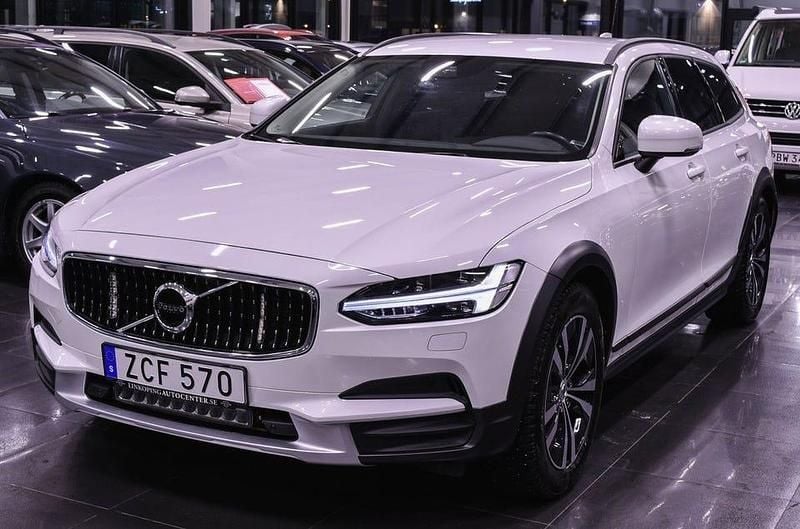 Vit Begagnad 2017 Volvo V90 CC Kombi | 249 900 kr (Marknadspris) - Bild 1/4