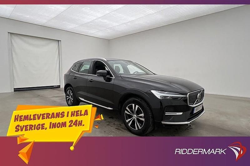 Svart Begagnad 2023 Volvo XC60 Core SUV | 488 900 kr (Marknadspris) - Bild 1/3