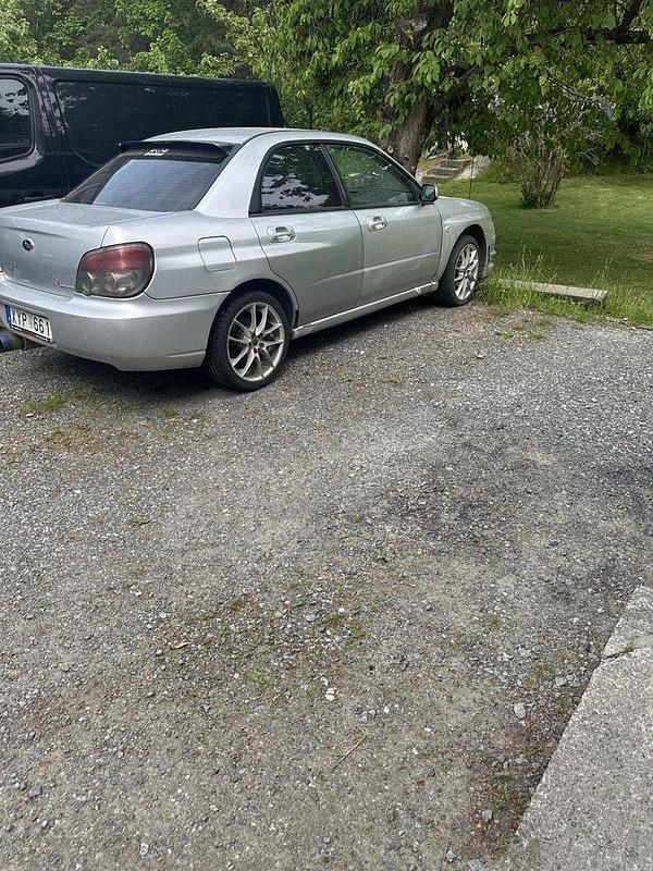 Silver Begagnad 2006 Subaru Impreza Sedan | 32 500 kr (Lite dyr) - Bild 1/4
