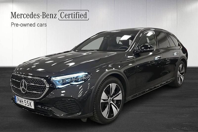 Grå Begagnad 2025 Mercedes E300 Kombi | 729 000 kr (Bra pris) - Bild 1/4