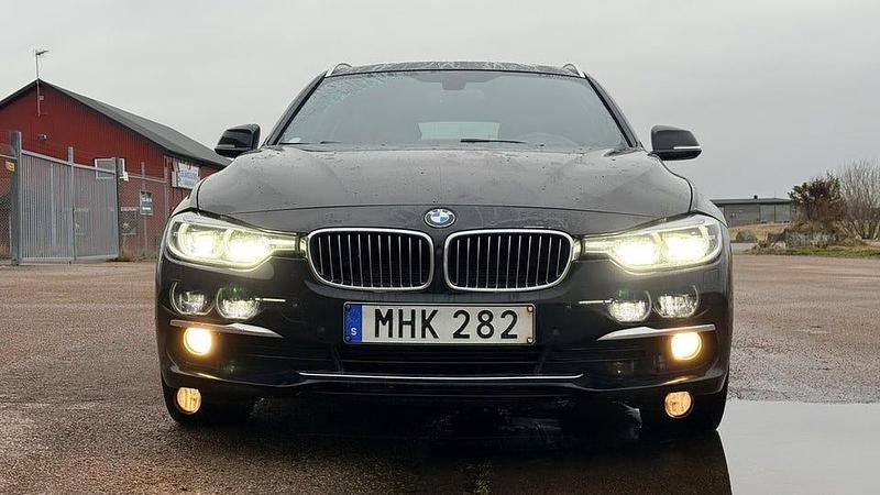 Begagnad BMW 320 Luxury Line 190 HK (139 kW) 2016 Svart Kombi