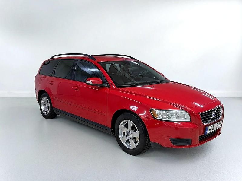 Begagnad Volvo V50 125 HK (91 kW) 2008 Röd Kombi