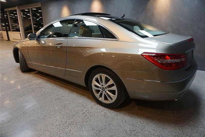 Begagnad Mercedes E350 292 HK (214 kW) 2009 Ljusgul Sportkupé
