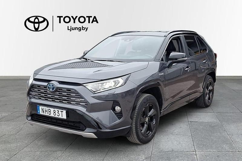 Grå Begagnad 2019 Toyota RAV4 Hybrid Style SUV | 329 000 kr (Marknadspris) - Bild 1/3