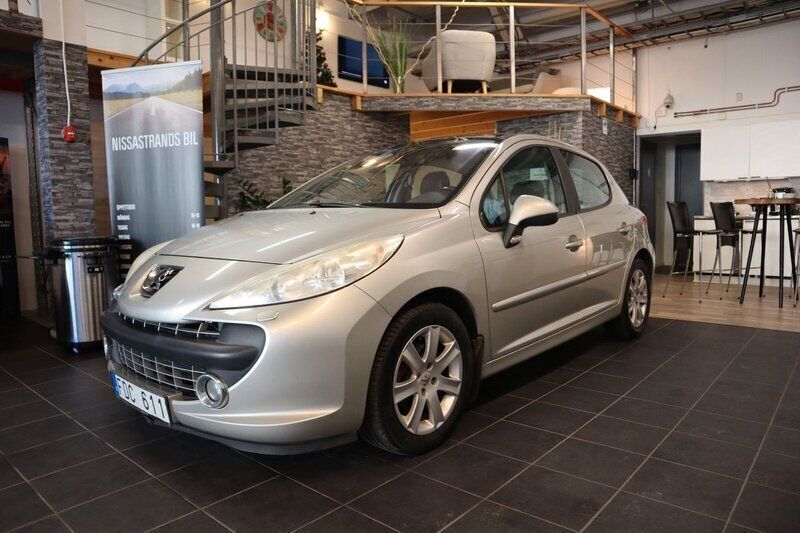 Grå Begagnad 2006 Peugeot 207 GT Halvkombi | 29 900 kr (Lite dyr) - Bild 1/4