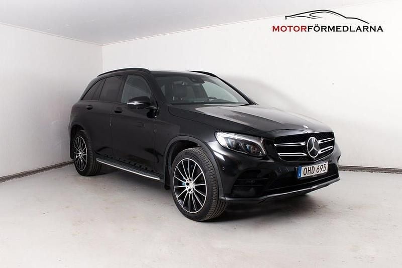 Svart Begagnad 2017 Mercedes GLC350 AMG line SUV | 279 000 kr - Bild 1/4