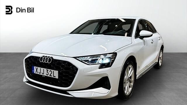 Vit Begagnad 2024 Audi A3 Advanced Plus Sedan | 319 000 kr (Lite dyr) - Bild 1/4