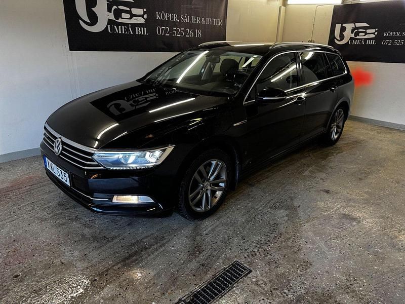 Svart Begagnad 2017 VW Passat Kombi | 127 900 kr (Marknadspris) - Bild 1/4