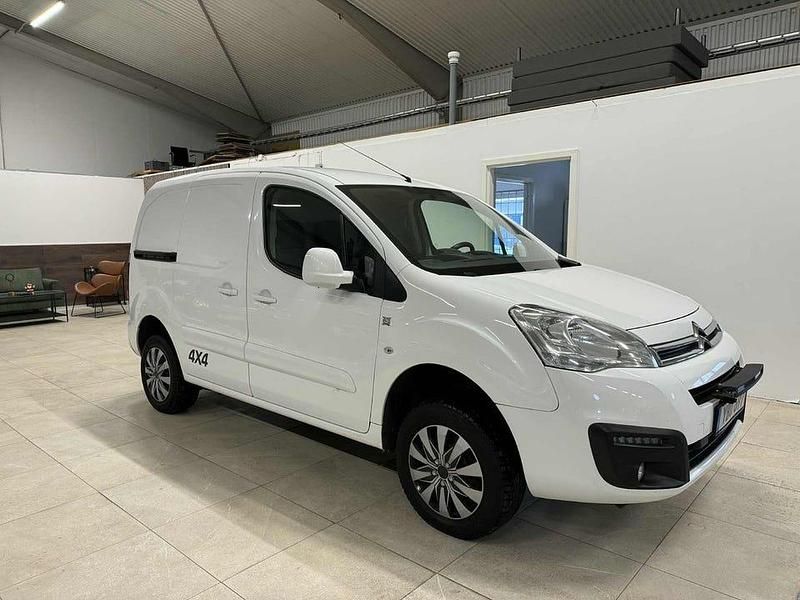 Begagnad Citroën Berlingo 99 HK (72 kW) 2013 Vit Minibuss