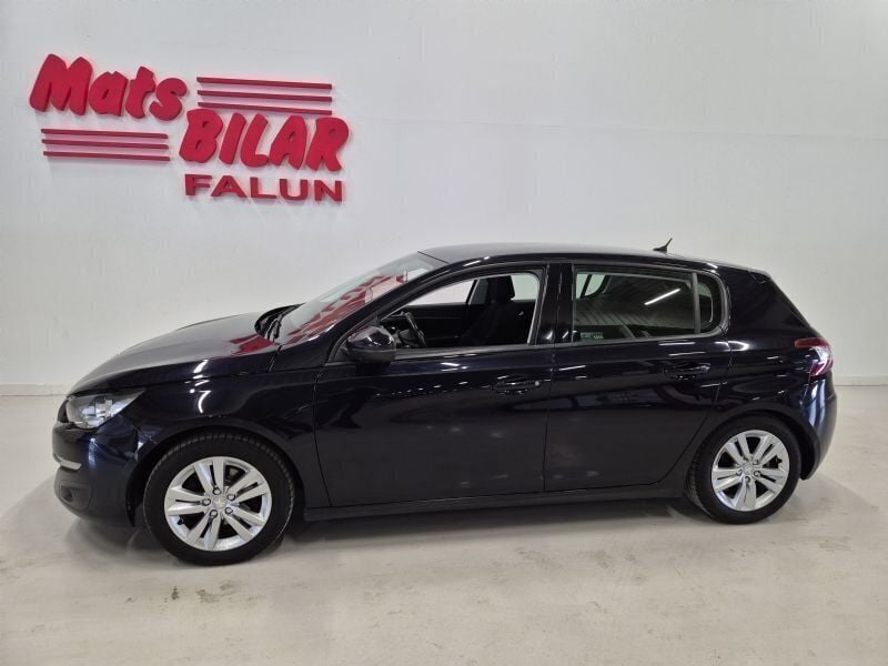 Mörkblå Begagnad 2014 Peugeot 308 Active Halvkombi | 99 900 kr (Marknadspris) - Bild 1/4
