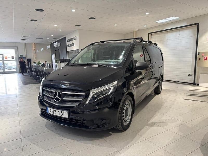 Svart Begagnad 2020 Mercedes Vito Van | 419 000 kr (Dyr) - Bild 1/4