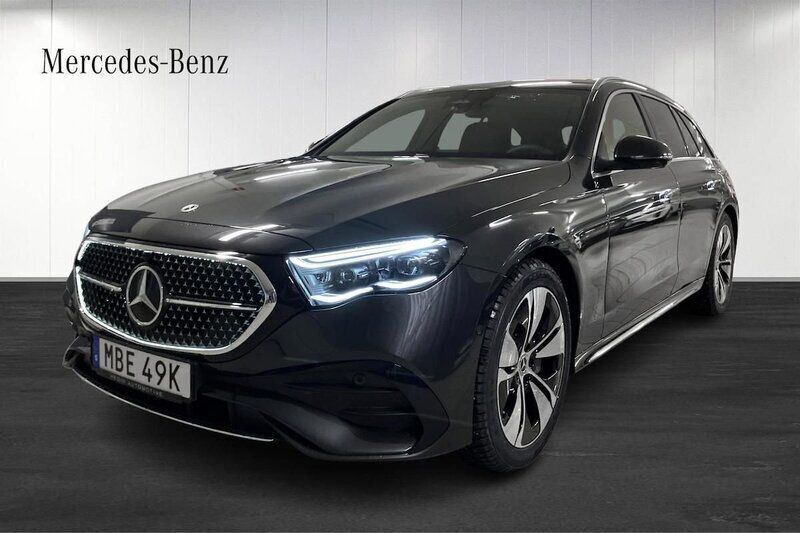 Grå (grey) Begagnad 2024 Mercedes E300 AMG Kombi | 739 900 kr (Dyr) - Bild 1/4