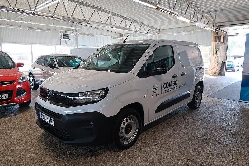 Vit Begagnad 2024 Opel Combo Minibuss | 294 800 kr (Lite dyr) - Bild 1/4