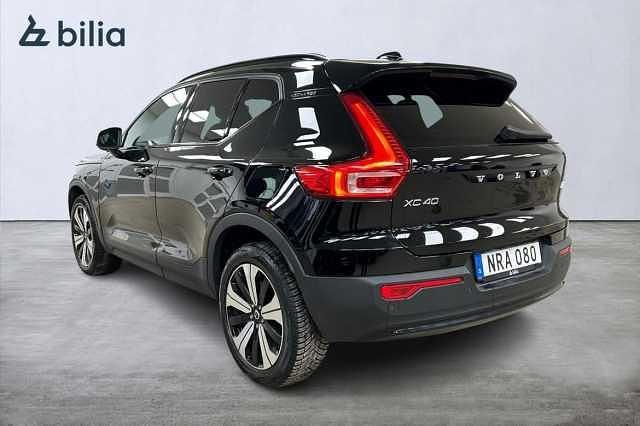 Begagnad Volvo XC40 Core 185 kW (252 HK) 2022 Svart SUV