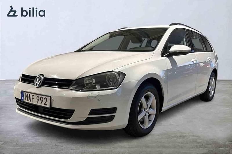 Vit Begagnad 2016 VW Golf VII Kombi | 134 900 kr (Marknadspris) - Bild 1/1