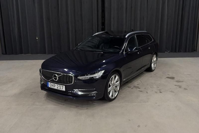 Mörkblå (blå) Begagnad 2016 Volvo V90 Inscription Kombi | 299 900 kr (Marknadspris) - Bild 1/4