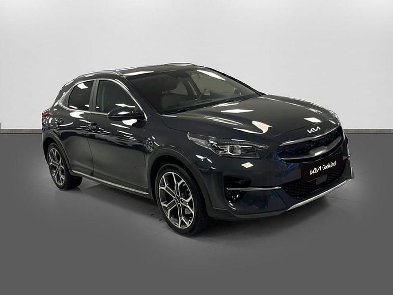 Begagnad Kia XCeed Advance 105 HK (77 kW) 2022 /h8g/ penta metal m SUV