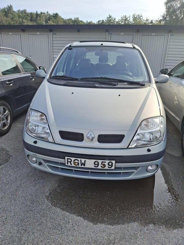 Grå Begagnad 2000 Renault Scénic Minibuss | 9 000 kr - Bild 1/4