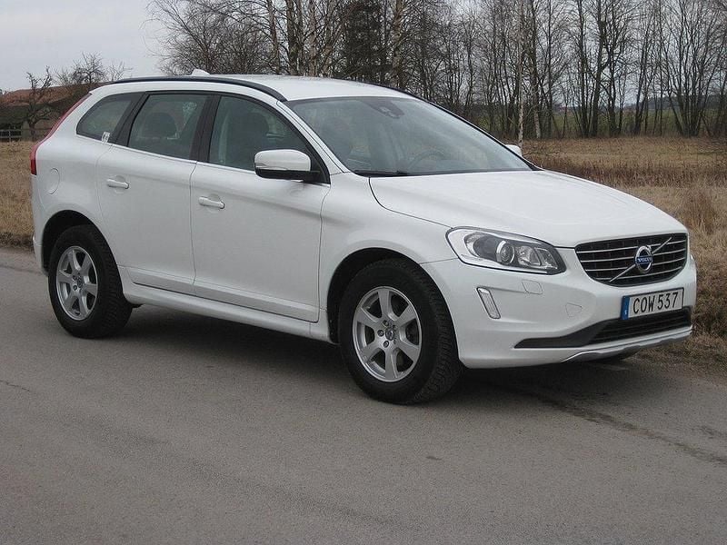 Vit Begagnad 2014 Volvo XC60 Momentum SUV | 129 900 kr (Marknadspris) - Bild 1/4