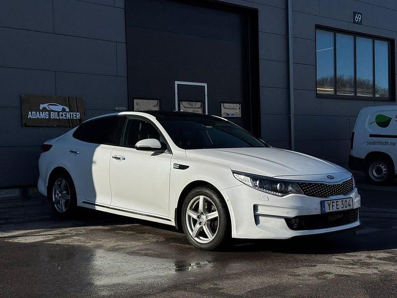 Begagnad Kia Optima Launch Edition 141 HK (103 kW) 2016 Vit Sedan