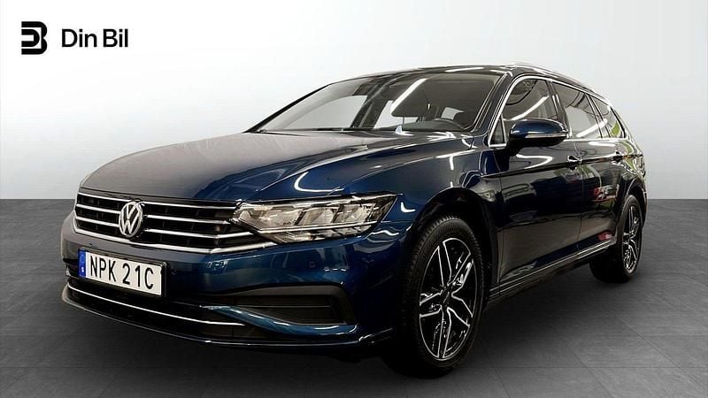 Blå Begagnad 2020 VW Passat Business Kombi | 229 900 kr (Bra pris) - Bild 1/4