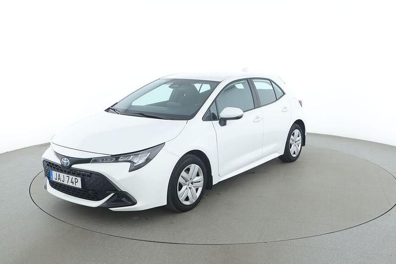 Vit Begagnad 2023 Toyota Corolla Life | 258 000 kr (Marknadspris) - Bild 1/3