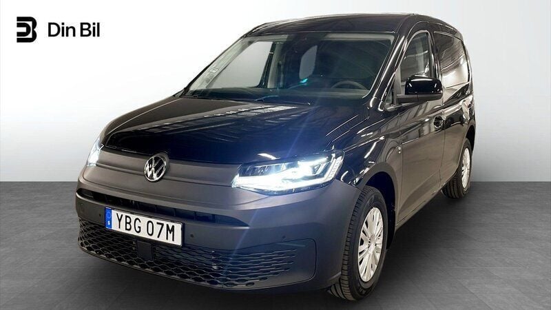 Svart (deep black pärleffekt) Ny 2025 VW Caddy Minibuss | 341 000 kr (Lite dyr) - Bild 1/4