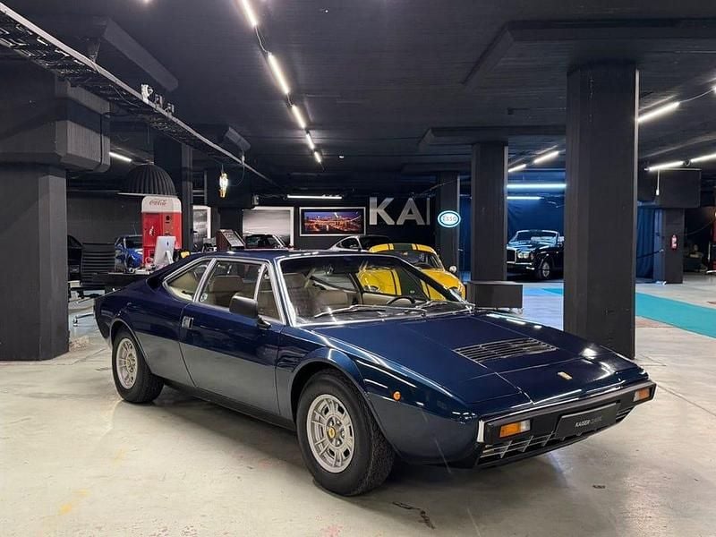 Begagnad Ferrari Dino GT4 250 HK (183 kW) 1980 Blå Sportkupé