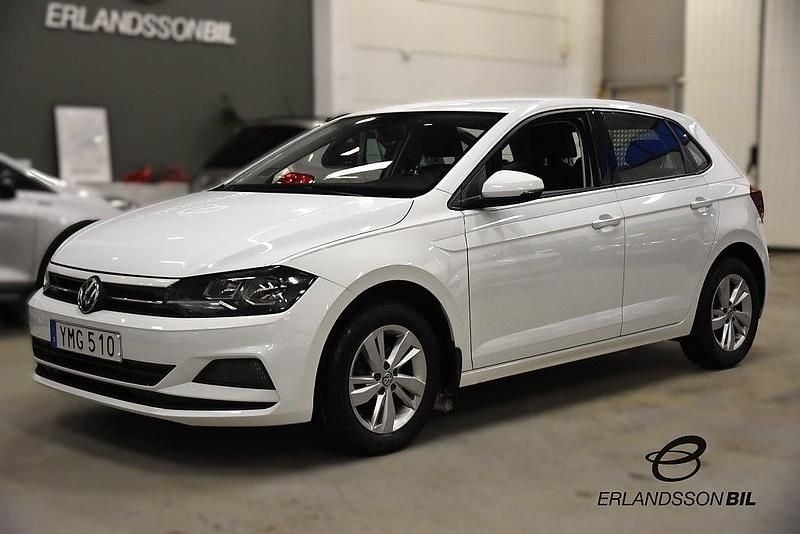 Vit Begagnad 2018 VW Polo Halvkombi | 114 900 kr (Marknadspris) - Bild 1/4