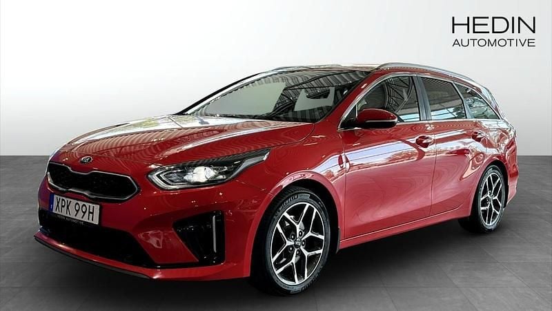 Röd (red) Begagnad 2019 Kia Ceed Sportswagon GT-Line Kombi | 184 900 kr (Marknadspris) - Bild 1/4