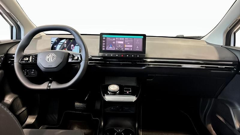 Begagnad MG MG4 EV 125 kW (170 HK) 2024 Vit Halvkombi