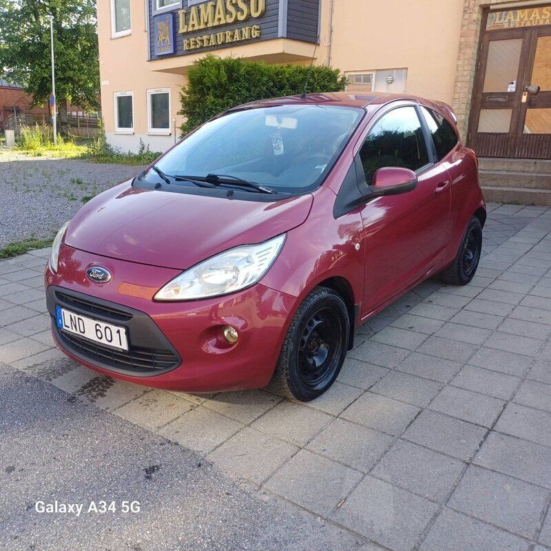 Röd Begagnad 2010 Ford Ka Titanium Halvkombi | 29 900 kr (Marknadspris) - Bild 1/4