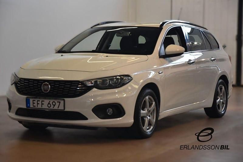 Vit Begagnad 2017 Fiat Tipo Lounge Kombi | 114 900 kr (Marknadspris) - Bild 1/4
