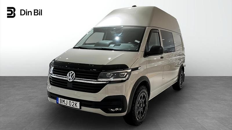 Grå Begagnad 2023 VW Transporter Van | 699 900 kr - Bild 1/4