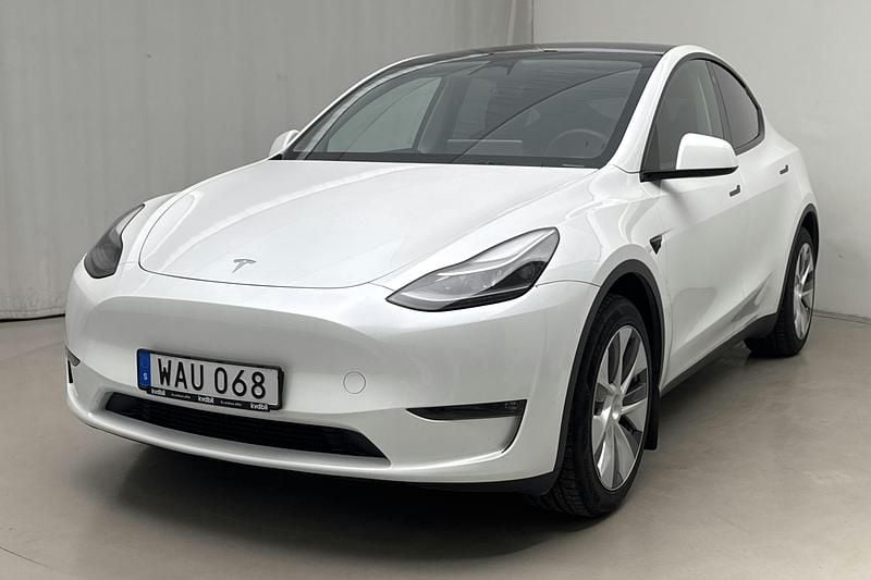 Vit Begagnad 2023 Tesla Model Y SUV | 406 000 kr - Bild 1/4