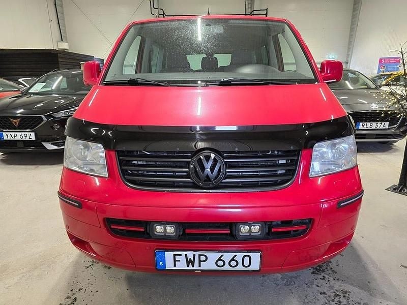 Begagnad VW Caravelle Comfortline 174 HK (127 kW) 2007 Röd Minibuss