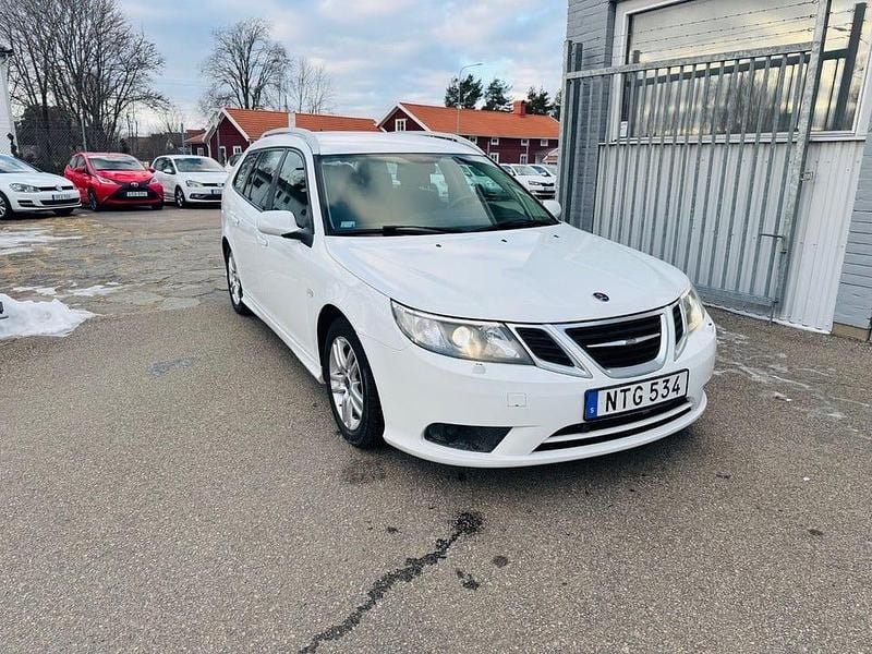 Vit Begagnad 2011 Saab 9-3 Linear Kombi | 129 900 kr - Bild 1/4