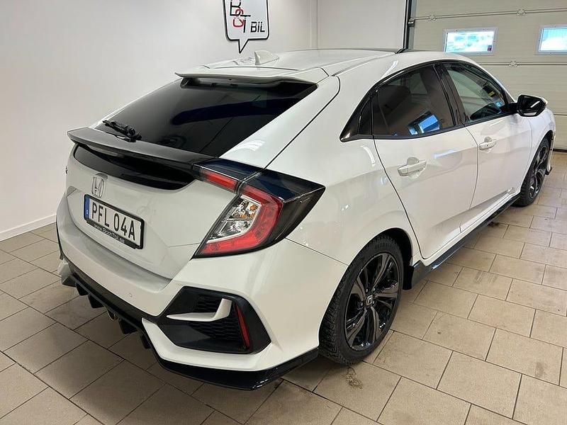 Begagnad Honda Civic Sport Plus 182 HK (133 kW) 2020 Vit Halvkombi