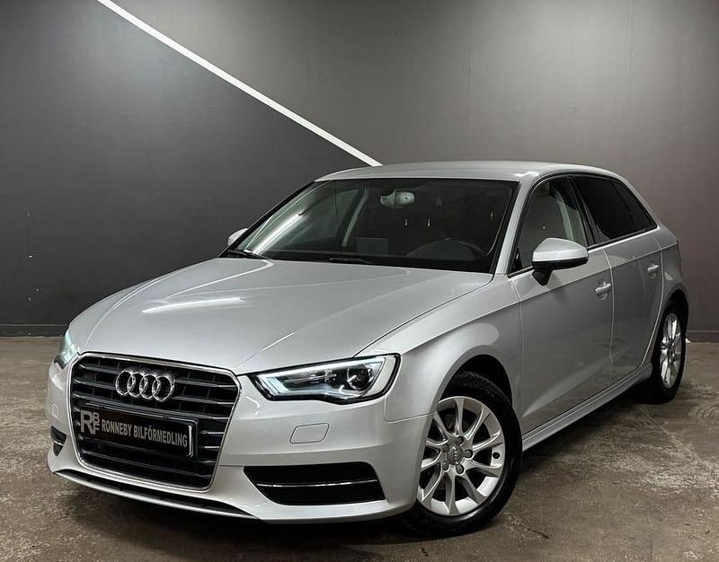 Silver Begagnad 2014 Audi A3 Sportback Attraction Halvkombi | 94 900 kr (Marknadspris) - Bild 1/4
