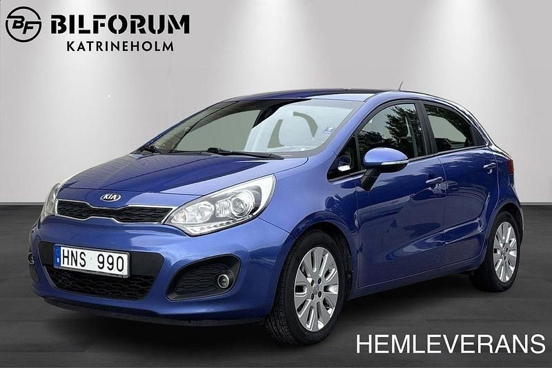 Blå Begagnad 2013 Kia Rio Halvkombi | 59 900 kr (Marknadspris) - Bild 1/4