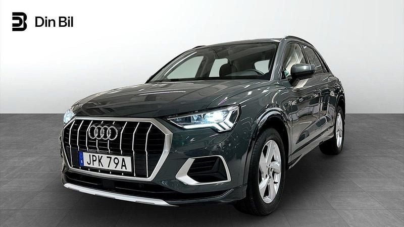 Grå Begagnad 2024 Audi Q3 Advanced SUV | 359 000 kr (Marknadspris) - Bild 1/4