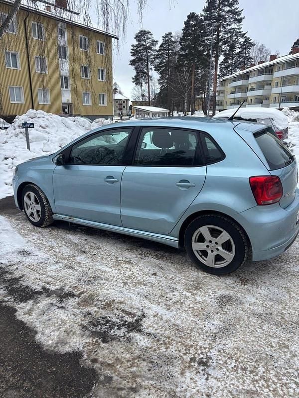 Begagnad VW Polo 75 HK (55 kW) 2010 Halvkombi