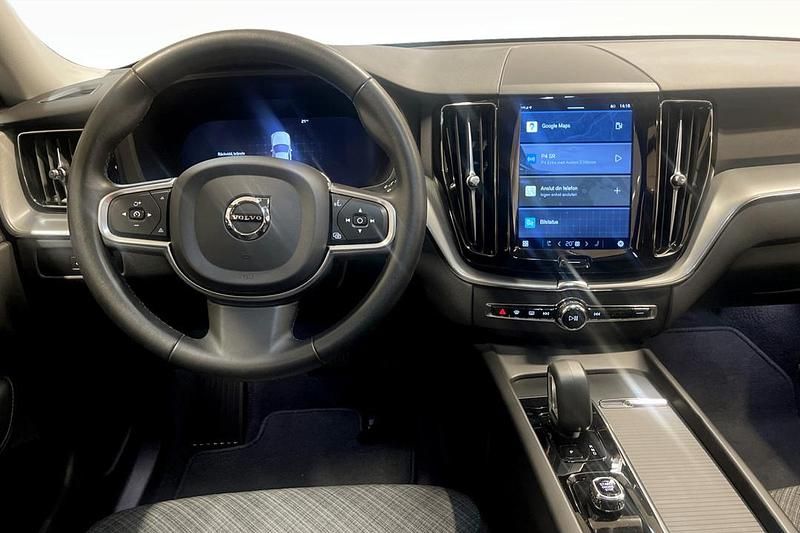 Begagnad Volvo XC60 Core 200 HK (147 kW) 2023 Grå SUV