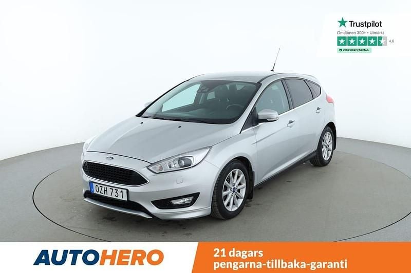 Grå Begagnad 2016 Ford Focus Titanium Halvkombi | 107 000 kr (Bra pris) - Bild 1/4