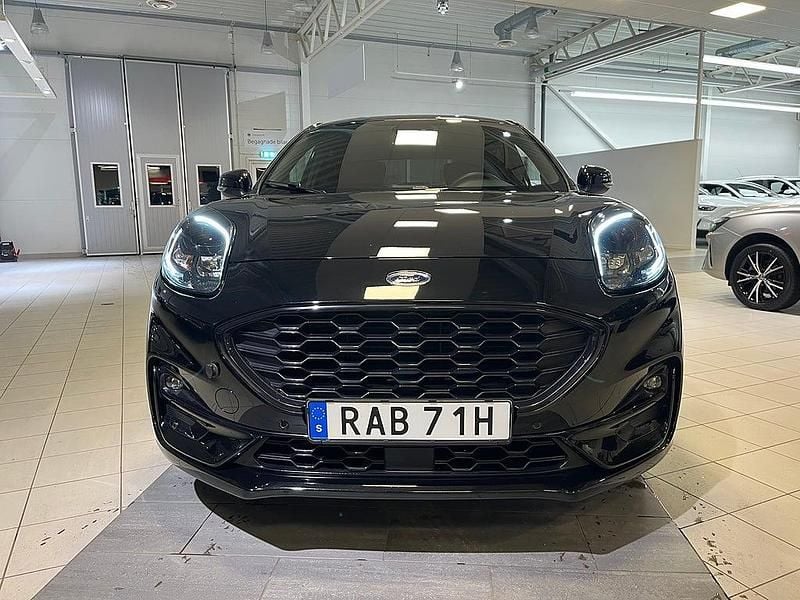 Agate black Begagnad 2022 Ford Puma SUV | 209 900 kr (Lite dyr) - Bild 1/4