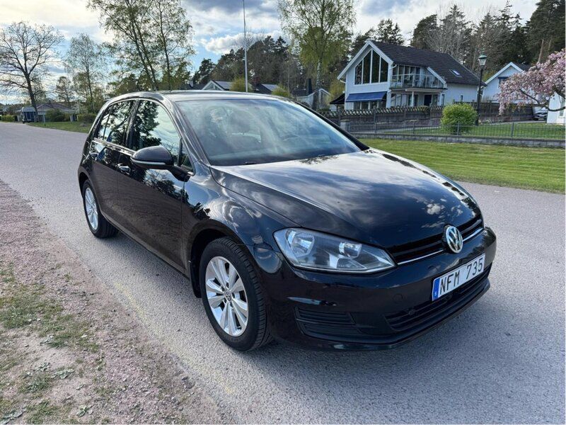 Svart Begagnad 2013 VW Golf VII SE Halvkombi | 86 000 kr (Marknadspris) - Bild 1/4