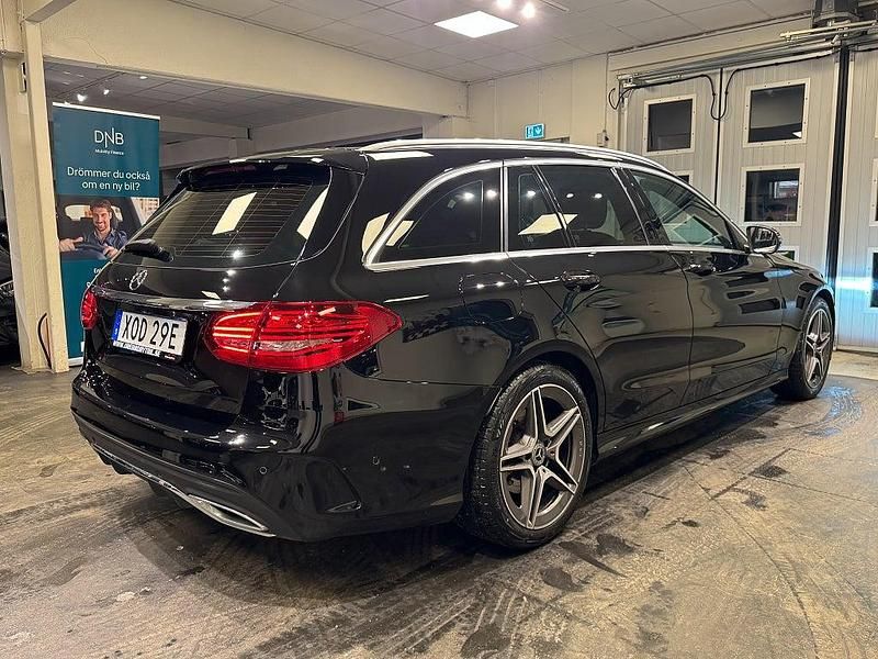 Begagnad Mercedes C200 AMG 160 HK (117 kW) 2021 Svart Kombi